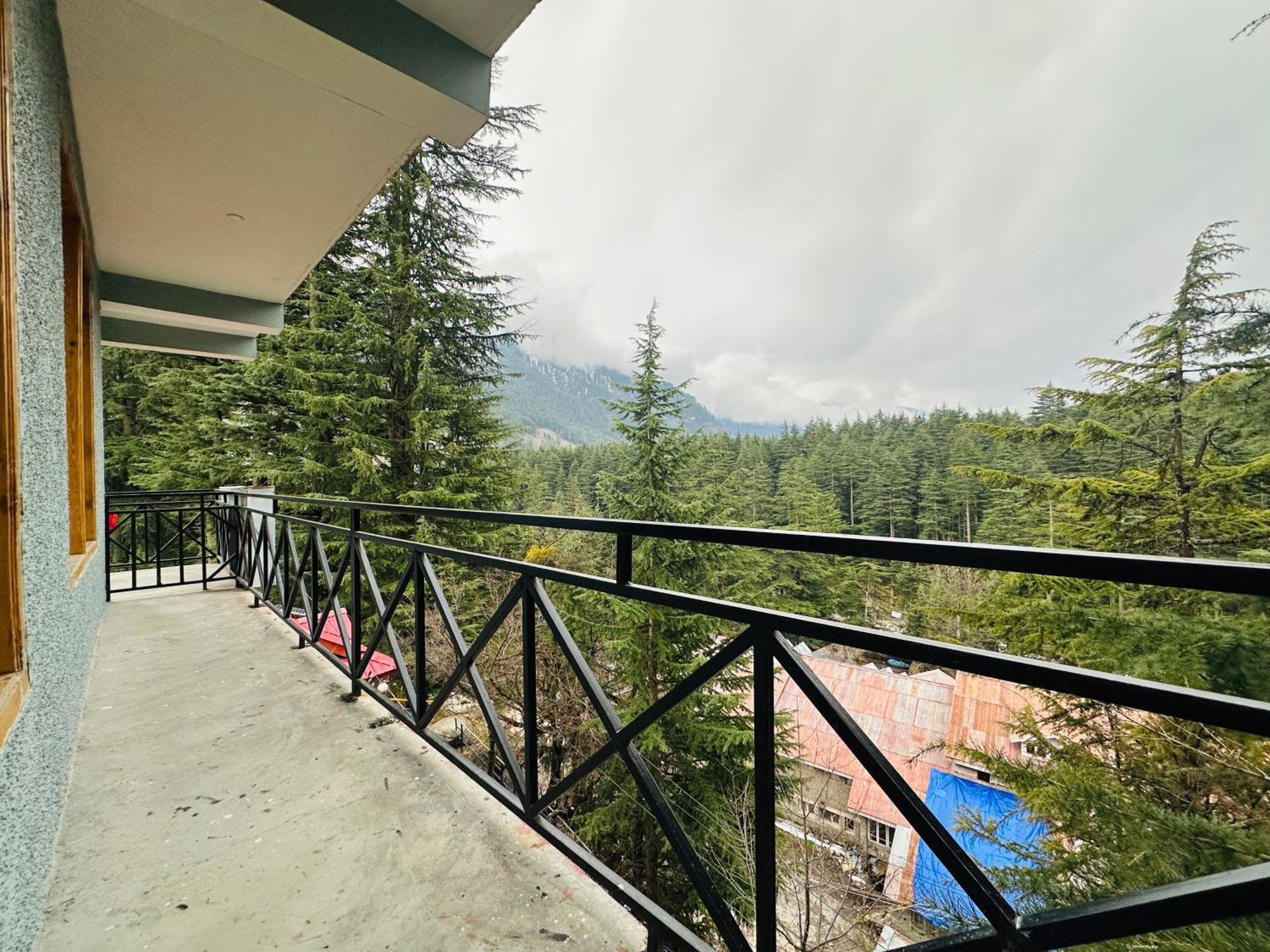 Red House Cafe And Inn 마날리 외부 사진